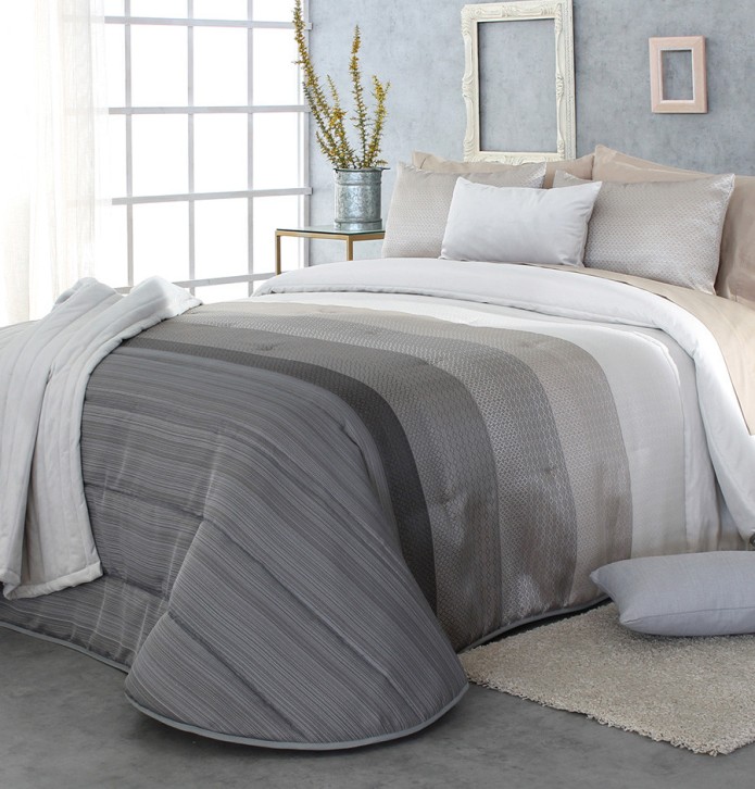 Couvre lit matelassé jacquard et ses housses coussins Fox gris taupe Reig Marti Couvre lit matelassé jacquard et ses housses coussins Fox gris taupe Reig Marti