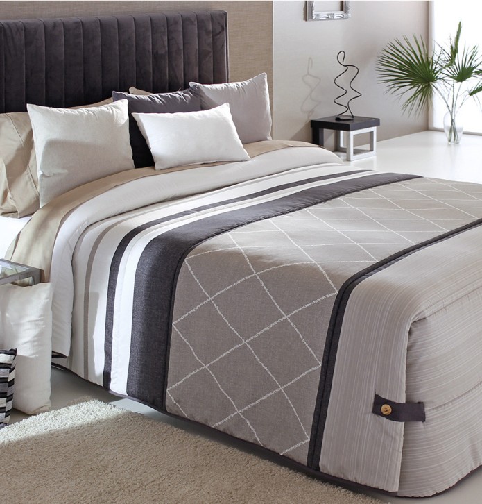 Couvre lit matelassé Carson taupe Reig Marti Couvre lit matelassé Carson taupe Reig Marti
