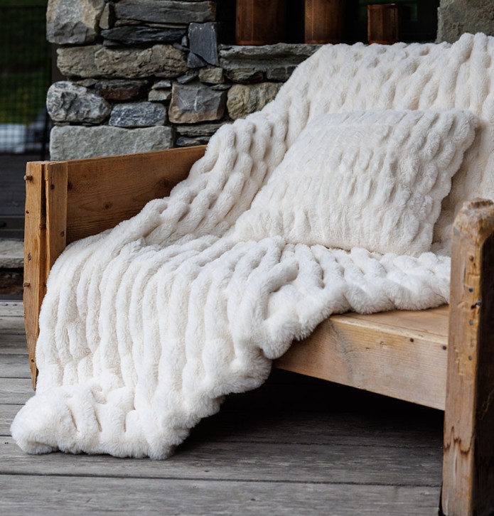 Coussin fourrure Zibeline neige Vent du Sud - Blancollection
