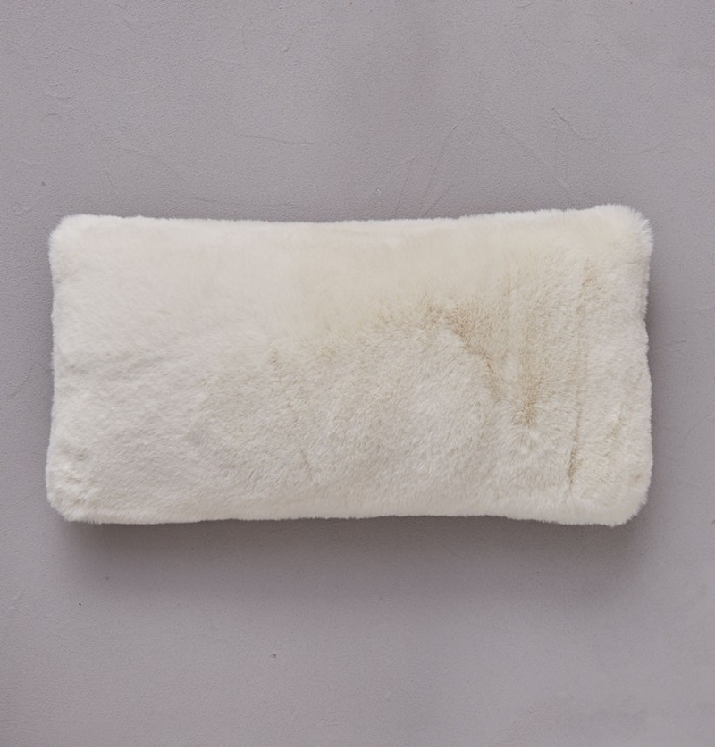 Housse coussin rectangle fausse fourrure cocon 30x60cm - sylvie thiriez