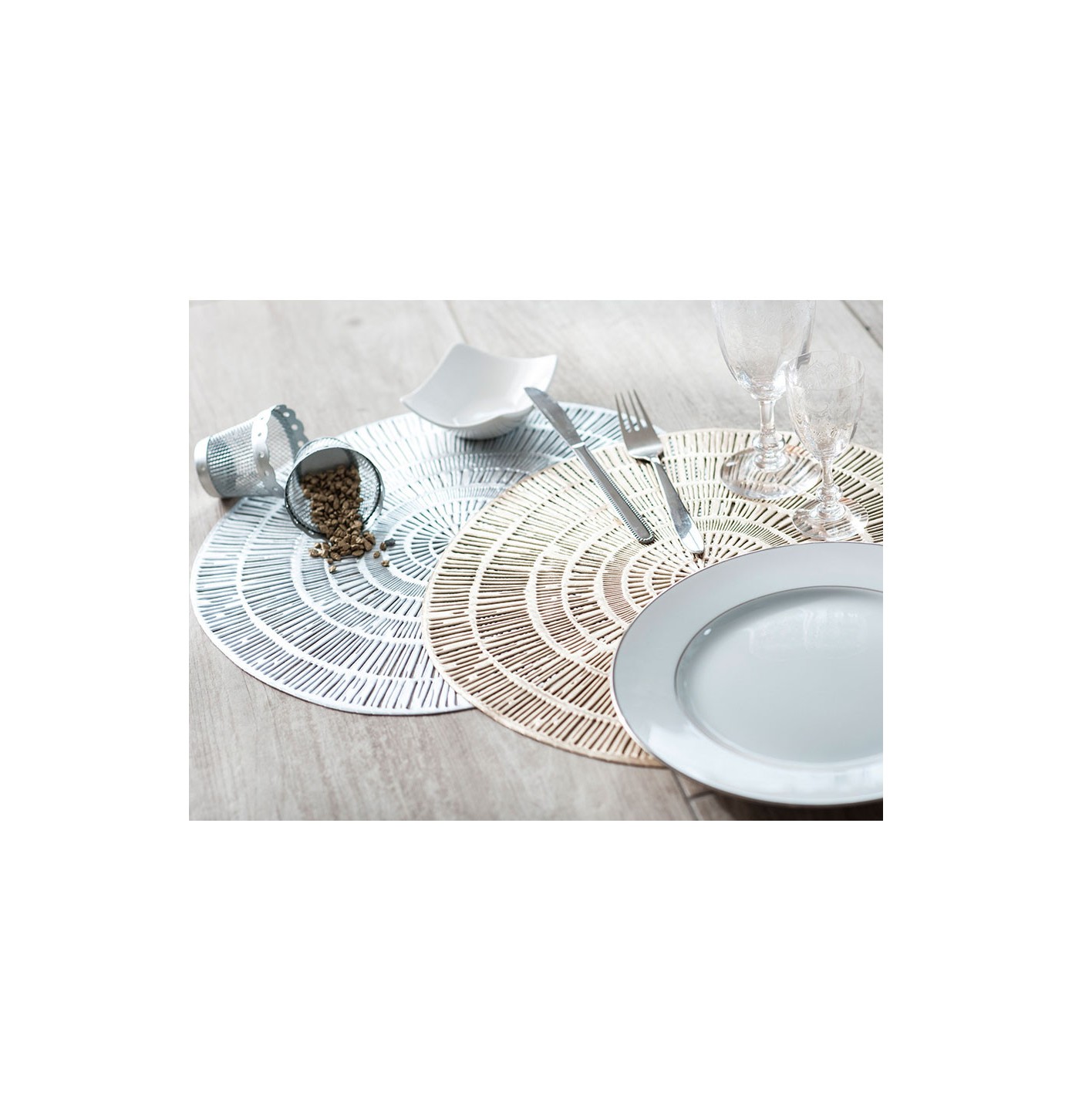 Set de table rond en PVC argenté 38 cm - Facile à nettoyer