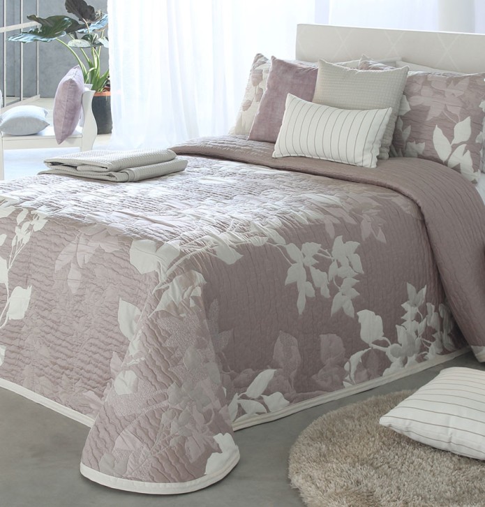 Couvre lit jacquard Sildavia rose parme Reig Marti - Blancollection