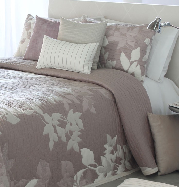 Couvre lit jacquard Sildavia rose parme Reig Marti - Blancollection