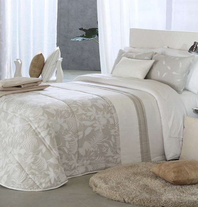 Couvre lit matelassé et ses housses coussins Posse lin Reig Marti Couvre lit matelassé et ses housses coussins Posse lin Reig Marti