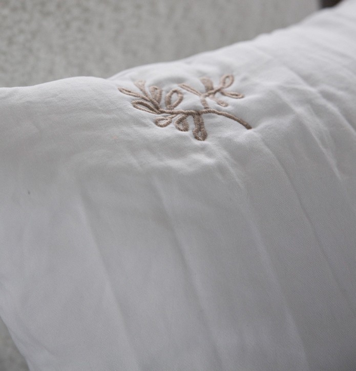 Couvre-lit matelassé Amalia blanc Antilo - Blancollection