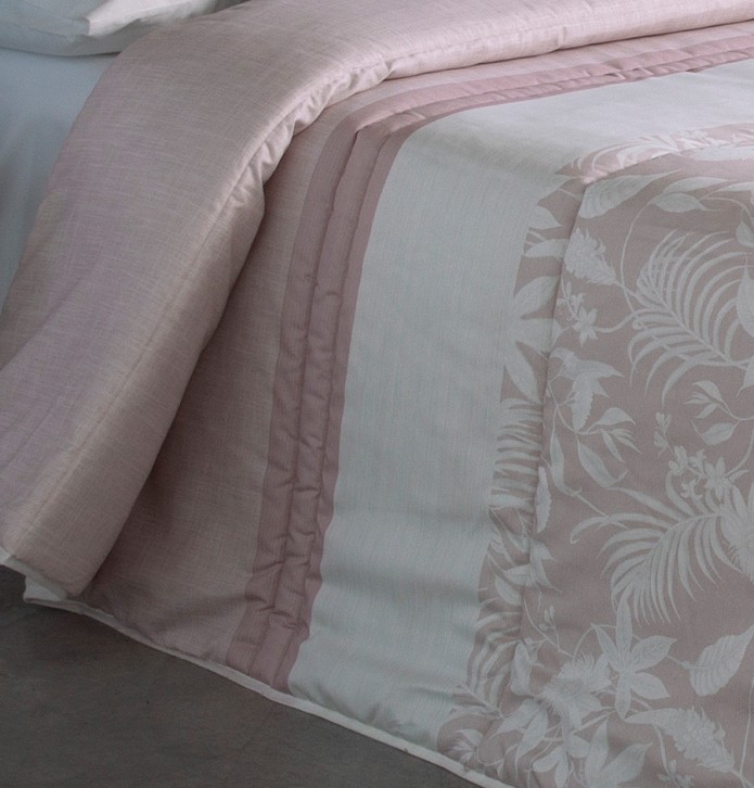 Couvre lit matelassé imprimé Savoy rose Reig Marti - Blancollection