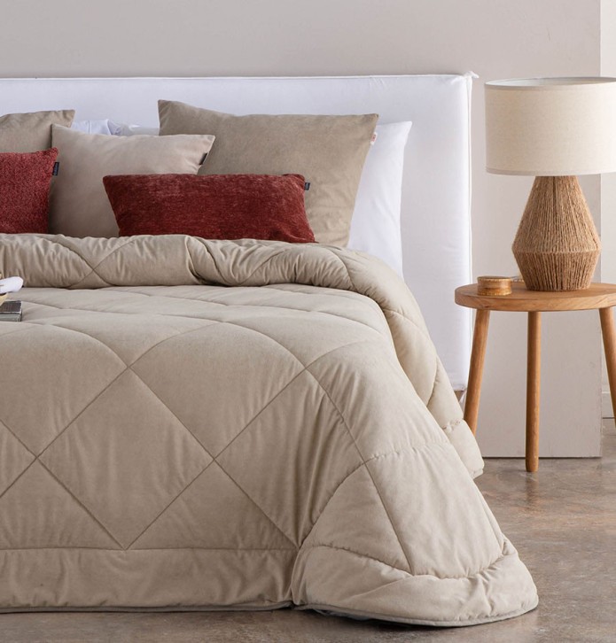 Couvre-lit velours matelassé Anelka camel Antilo - Blancollection