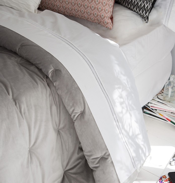 Couvre-lit velours matelassé Jess gris Antilo - Blancollection