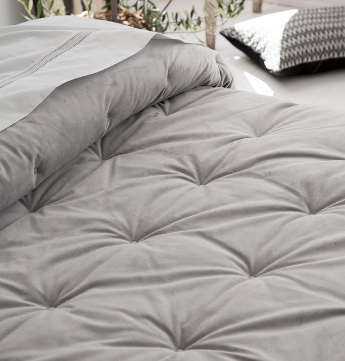 Couvre-lit velours matelassé Jess gris Antilo - Blancollection