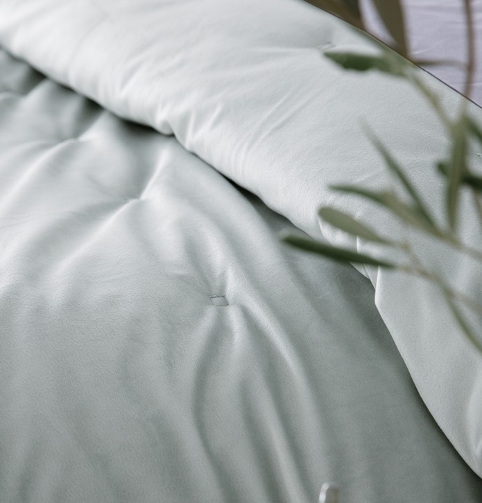 Couvre-lit velours matelassé Jess vert d'eau Antilo - Blancollection