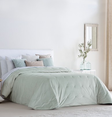 Couvre lit matelassé Jess vert d'eau Antilo