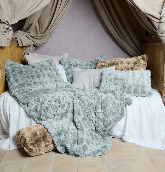 Coussin fausse fourrure Astrakan camel Vent du Sud - Blancollection