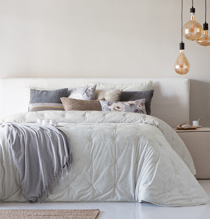 Couvre lit velours matelassé Mirabela blanc cassé Antilo
