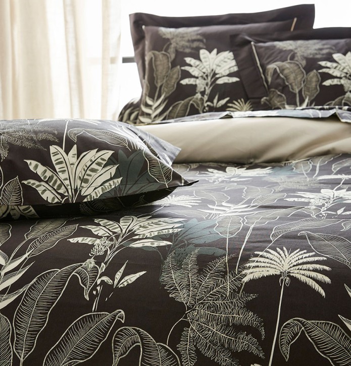 Parure de lit satin Cayenne ébène en promo -30% Tradilinge - Blancollection