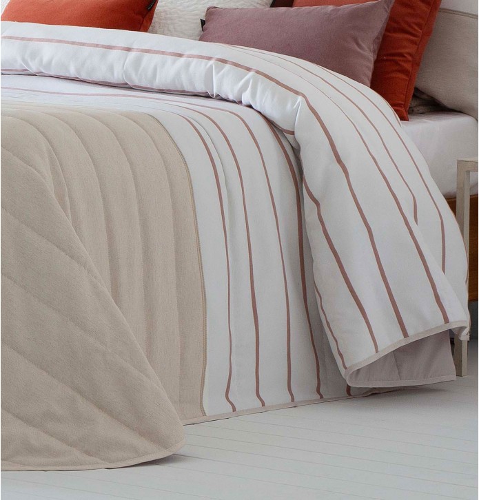 Couvre-lit matelassé et ses housses coussins Valerian bois de rose Antilo - Blancollection