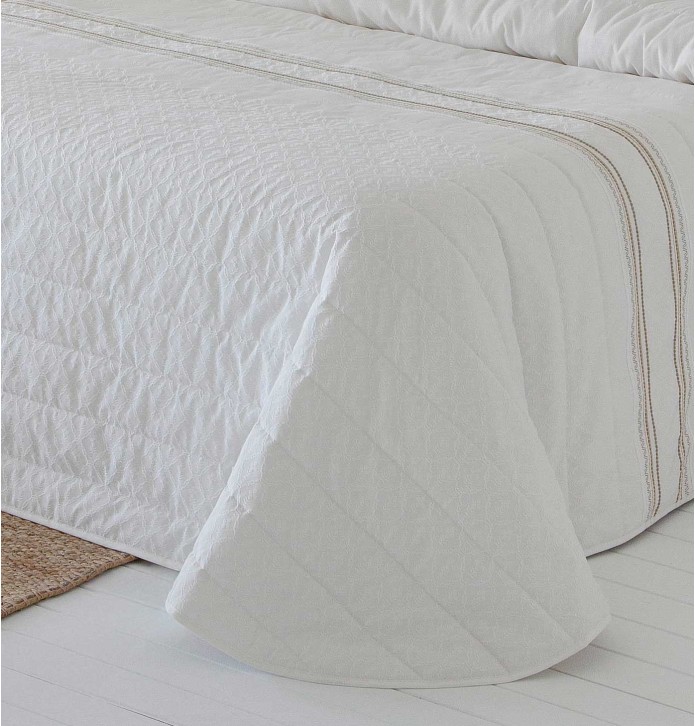 Couvre-lit matelassé et ses housses coussins Caeli Antilo - Blancollection