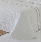 Couvre-lit matelassé et ses housses coussins Caeli Antilo - Blancollection