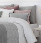 Couvre-lit matelassé et ses housses coussins Devi gris Antilo - Blancollection