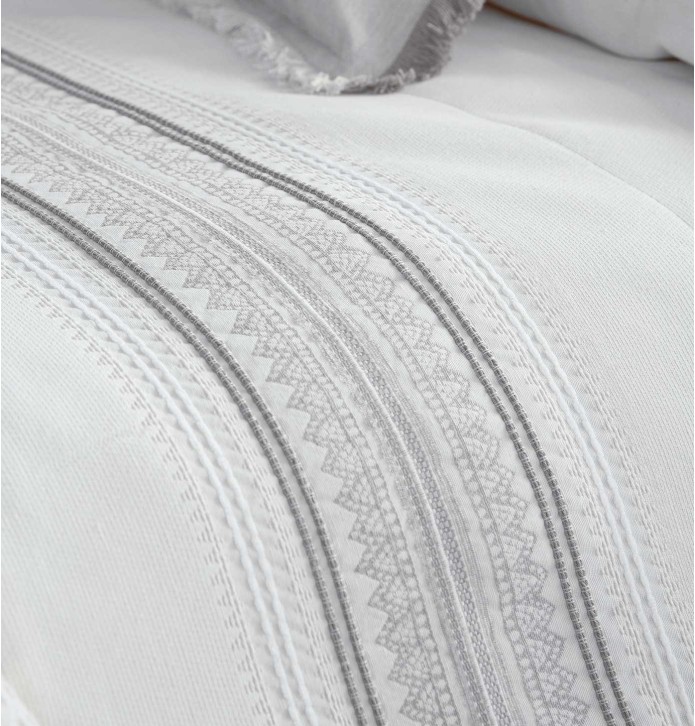 Couvre-lit matelassé et ses housses coussins Alboraïa gris Antilo - Blancollection