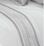 Couvre-lit matelassé et ses housses coussins Alboraïa gris Antilo - Blancollection