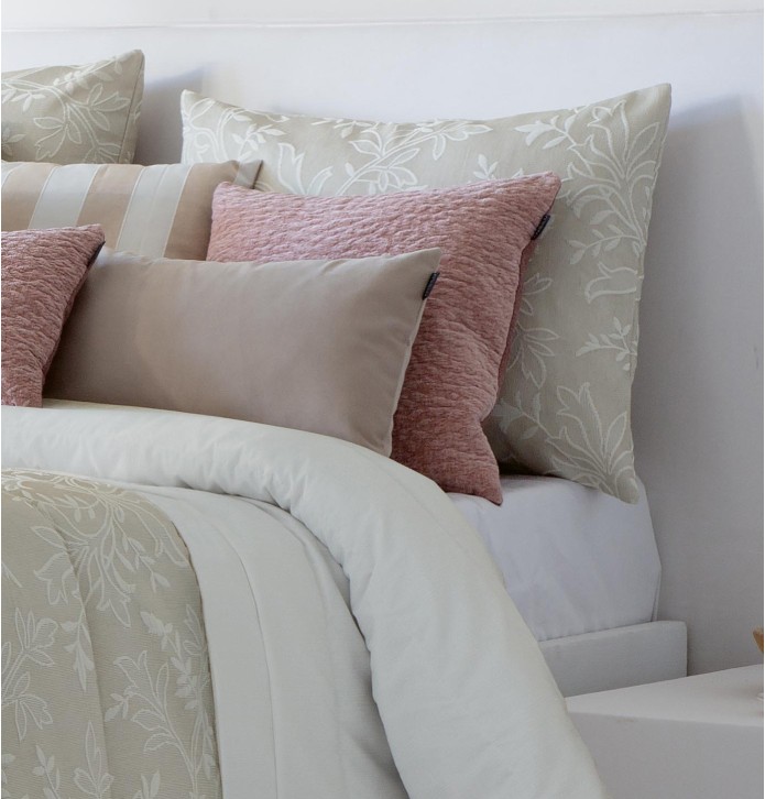 Couvre-lit matelassé et ses housses coussins Greta Antilo - Blancollection