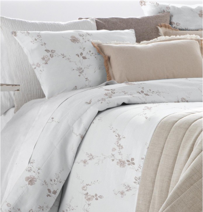 Couvre-lit matelassé et ses housses coussins Ivet Antilo - Blancollection