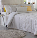 Couvre lit matelassé jacquard Levi beige Reig Marti - Blancollection