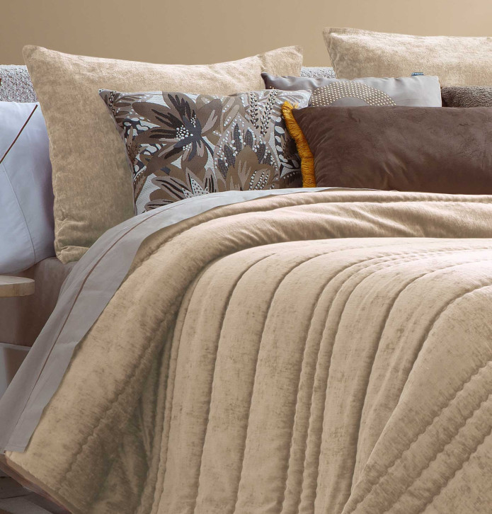 Couvre-lit velours matelassé Nui beige Antilo - Blancollection