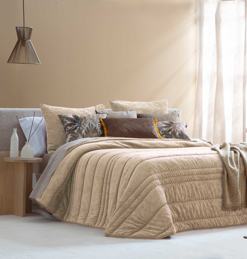 Couvre-lit velours matelassé Nui beige Antilo