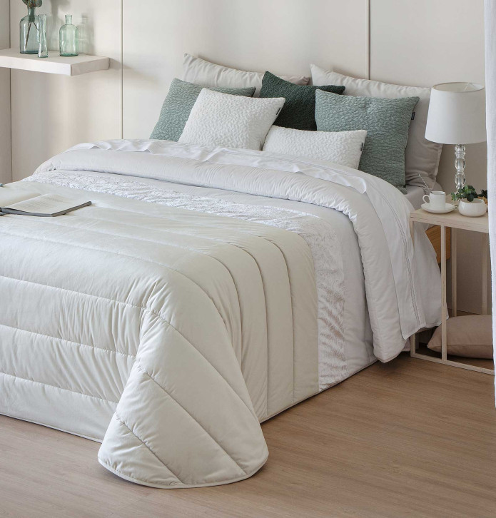 Couvre-lit matelassé Arlet beige clair/blanc Antilo - Blancollection