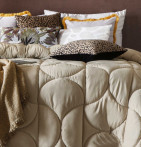 Couvre-lit velours matelassé Arni beige Antilo - Blancollection
