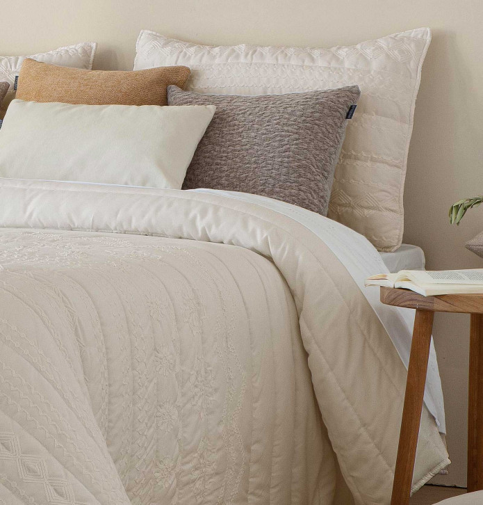 Couvre-lit matelassé Sophie beige Antilo - Blancollection