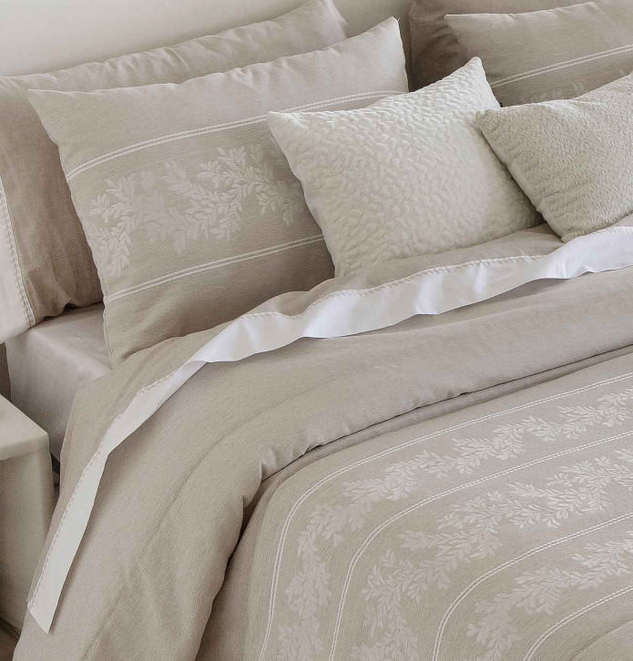 Couvre-lit matelassé et ses housses coussins Vernisa Antilo - Blancollection