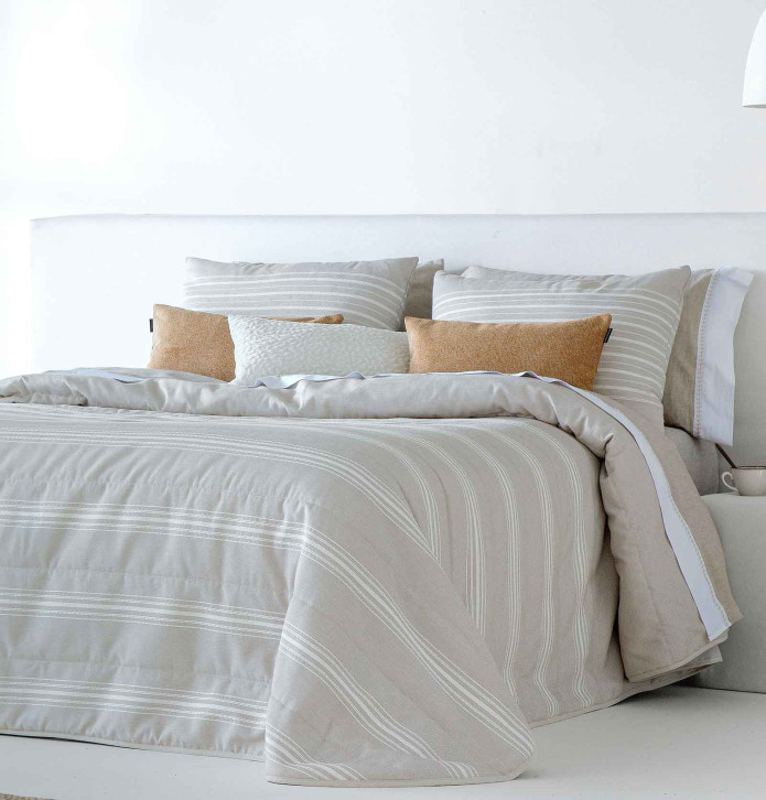 Couvre-lit matelassé et ses housses coussins Eternity Antilo - Blancollection