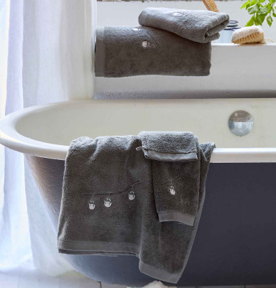 Drap de douche RDV au sommet gris Sylvie Thiriez