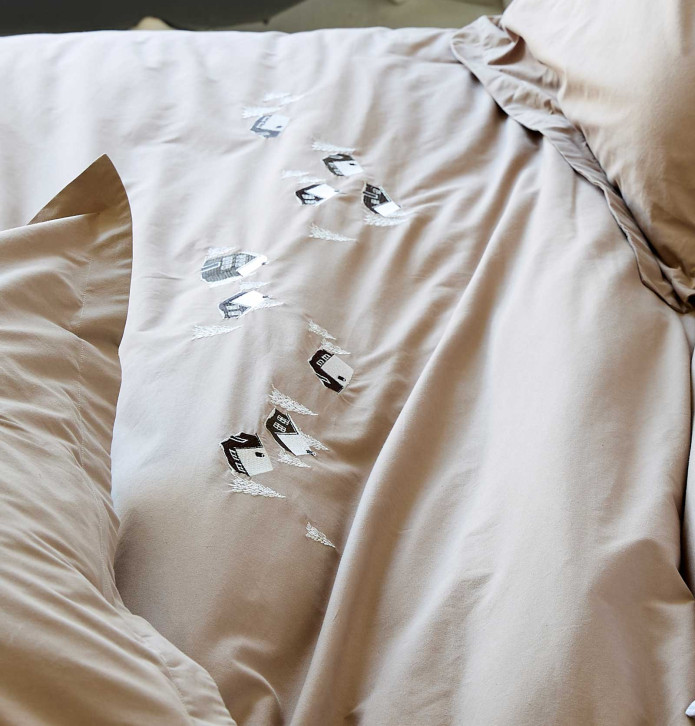 Parure de lit percale Au Coeur de la Vallée taupe Sylvie Thiriez - Blancollection