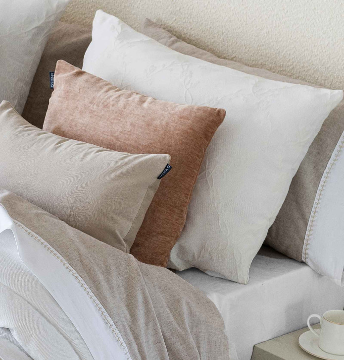 Couvre-lit matelassé et ses housses coussins Candy crème Antilo - Blancollection