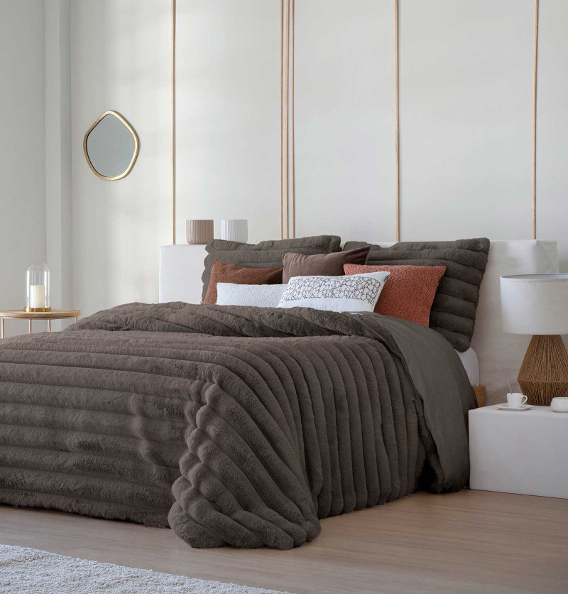 Couvre lit matelassé Cédric chocolat Antilo