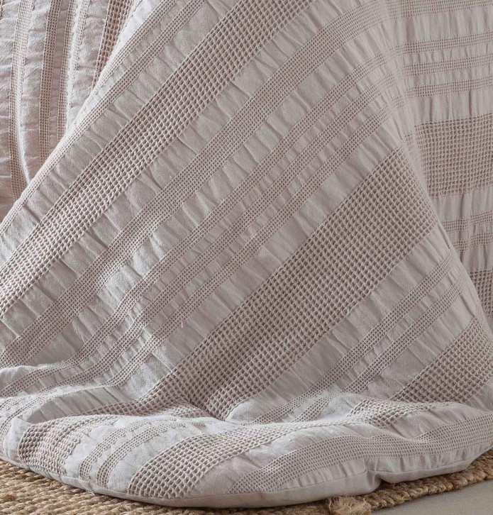 Couvre-lit matelassé Aurélia taupe Antilo - Blancollection