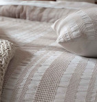 Couvre-lit matelassé Aurélia taupe Antilo - Blancollection