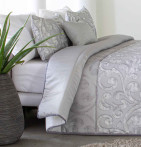 Couvre lit matelassé imprimé Ardal gris Reig Marti - Blancollection